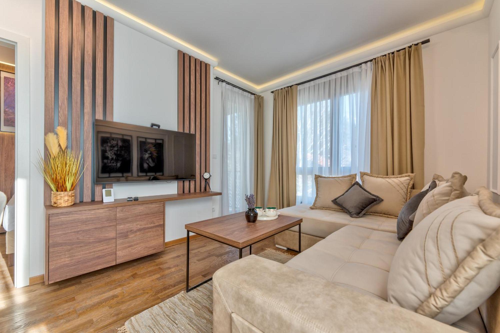 Aparthotel Velika Recepcija Cc Magnet à Zlatibor Extérieur photo